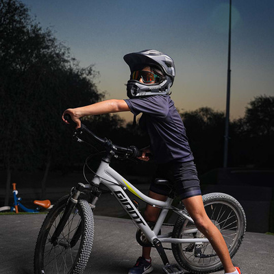 Rockbros TT-32SBTG-M Kinderfahrradhelm mit abnehmbarem Kinnbügel, Größe M – Grau